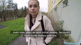 Orosz tinédzser amatőr diák kisasszony benne van a szexben egy pici pénzért