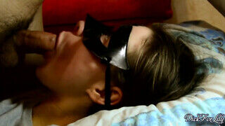 Tini amatőr maszkos Orosz tinédzser maca leszopatása - Szexbalvany