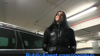 Victoria Blaze a tini fekete hajú tinédzser pénzért szeretkezik az ügynökkel - Szexbalvany