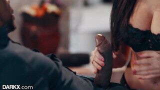 Anissa Kate a szexmániás francia milf egy nagyméretű faszú fekete krapekkal kúr - Szexbalvany