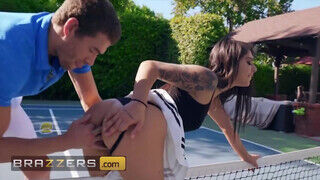 Gina Valentina hátsó lyukát a tenisz edző reszeli meg