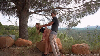 Amatőr tinédzser felhevült pár a nemzeti parkban kúrel - Szexbalvany
