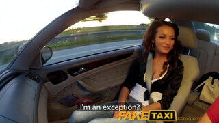 Adele Sunshine a tinédzser milf rábukik a taxis farokra - Szexbalvany