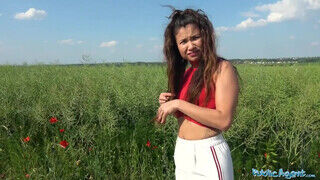 Jade Presley a pici mellű kolumbiai tinédzser pipi 300 euróért dugható - Szexbalvany