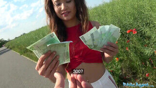 Jade Presley a pici mellű kolumbiai tinédzser pipi 300 euróért dugható - Szexbalvany