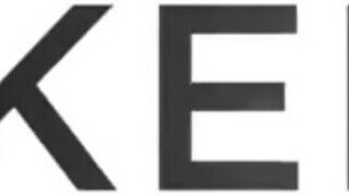 Khloe Kapri az extra sovány világos szőke tinédzser gádzsi élvezi a orbitális kárót - Szexbalvany