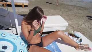 Instagram modell fiatal picsa meglovagolja a pöcst egy kicsike strandolás után. - Szexbalvany