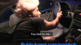 Victoria Tiffani a karcsú lesbi tinédzser kiscsaj pénzért kúr a kocsiban - Szexbalvany