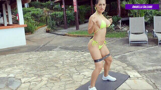 Brazil mutatós termetes tőgyes amatőr milf bikiniben edz - Szexbalvany