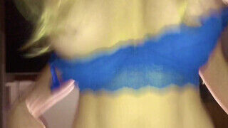 Méretes tőgyes kék melltartós szöszi barinő meghágva - Szexbalvany