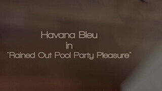 Havana Bleu a tini fiatal asszony várja a termetes pöcst - Szexbalvany