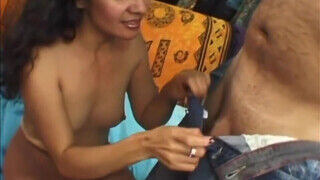 Korosabb pici keblű méretes valagú kolumbiai nő cunija megdugva - Szexbalvany