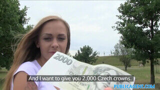 Katarina Muti a kolosszális cickós orosz fiatal bige megdöngetve a kocsiban - Szexbalvany