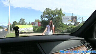Vanessa a csábos stoppos gádzsi felszedve és megkúrva a kocsiban - Szexbalvany