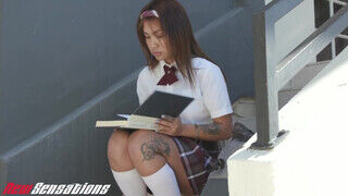 Yumi Sin a szajha ázsai diáklány a tanárral hancúrozik délután - Szexbalvany