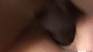 Andi Anderson a csöcsös világos szőke milf élvezi a nagyméretű faszokat - Szexbalvany