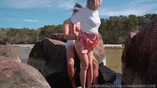 Kelly Aleman a folyóparton kefél a csávójával - Szexbalvany