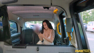 Jade Mai a csábos ázsiai táncos csajszi kúrel a taxissal - Szexbalvany