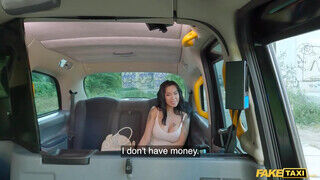 Jade Mai a csábos ázsiai táncos csajszi kúrel a taxissal - Szexbalvany