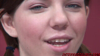 Nina Stevens a cuki tini tinédzser lány kolosszális farokkal megkefélve - Szexbalvany