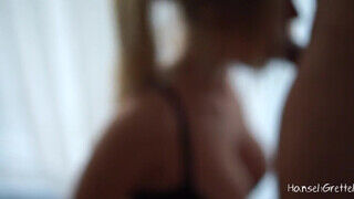 Hansel Grettel a termetes keblű szöszi leányzó erotikus kamatyolása - Szexbalvany