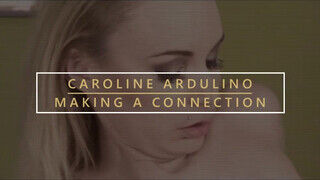 Caroline Ardulino a kicsike kannás csábító milf fiatalabb pacákkal dug - Szexbalvany